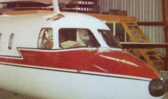 На дні озера знайшли таємничий літак, який зник з радарів 53 роки тому (2 фото + 1 відео)