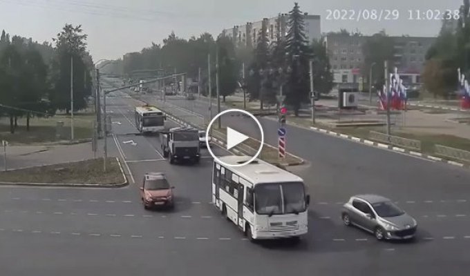 В Ярославле столкнулись автобус и троллейбус
