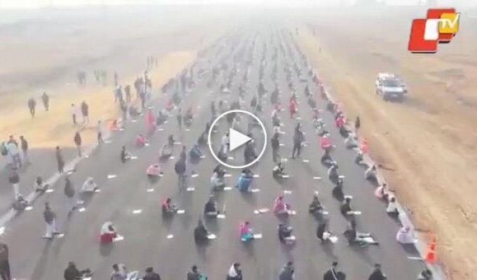 В Индии на 187 мест в службе самообороны пришли 8 тысяч человек