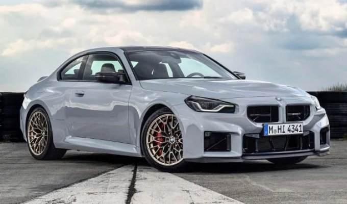 BMW показали новую M2 CS: самое мощное заднеприводное авто М-серии (4 фото)