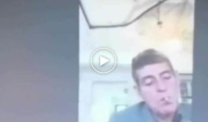 Судья выпивал и курил прямо во время судебного заседания