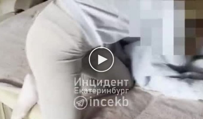 In Yekaterinburg, a man was frightened of the bailiffs and hid in the sofa