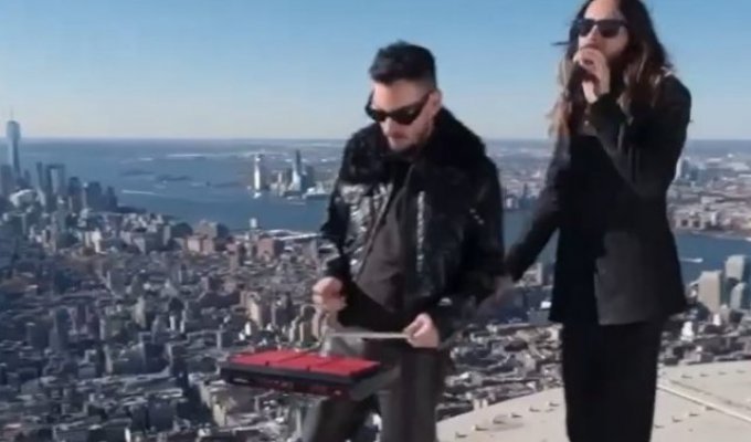 Jared Leto climbed to the top of the Empire State Building in New York (photo + 3 videos)