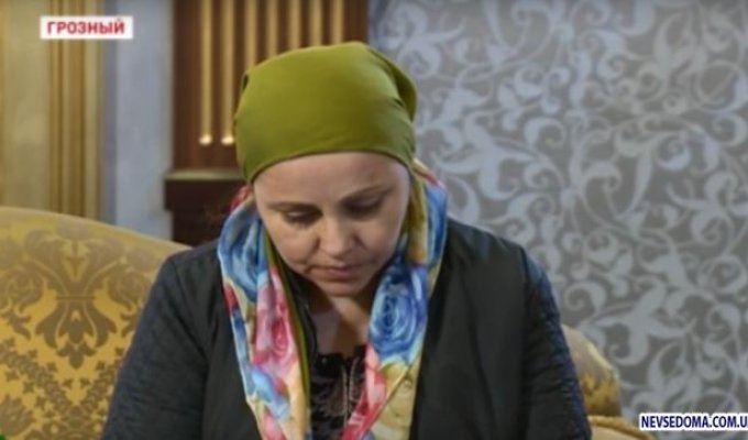Жительница Чечни принесла извинения Рамзану Кадырову за то, что она его критиковала (3 фото)