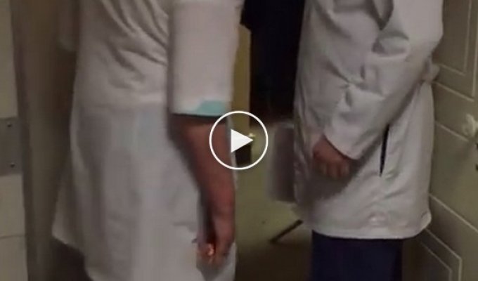 В больнице Санкт-Петербурга врач заставил ждать истекающего кровью пациента