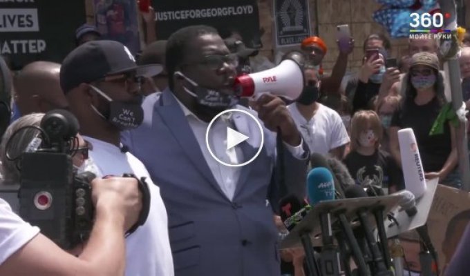 Родные погибшего афроамериканца попросили протестующих прекратить беспорядки