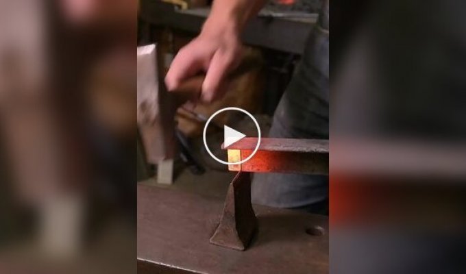 Мастер-кузнец создал милую вещицу для дочери