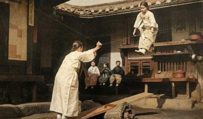 Curious photos from the past of Asian countries (21 photos)