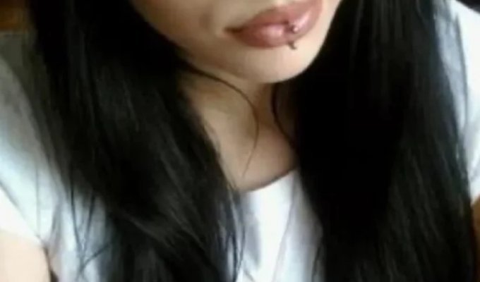 Из симпатичной девочки в динозавра (5 фото)