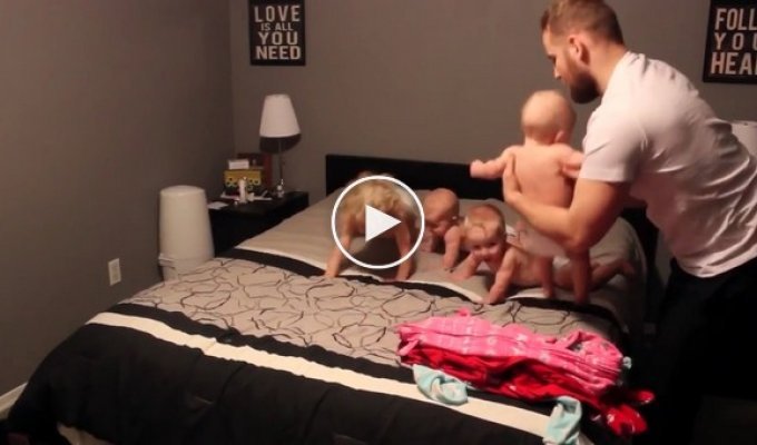 Суперпапа готовит четверых неугомонных малышей ко сну