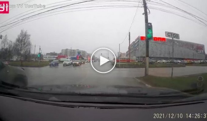 Дорожный «Санитар» из Курска и его свежее ДТП с Renault Duster
