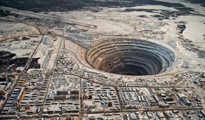 Грунтовые воды затопили рудник «Мир» в Якутии