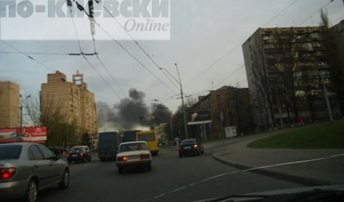 В Киеве горит рынок у метро Шулявская (23.04.2007) * Update, больше фоток