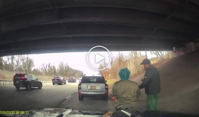 Eleven cars collided in a traffic accident.