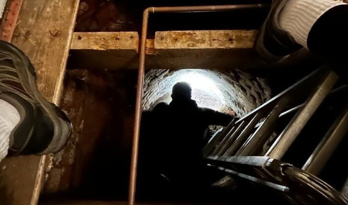 The couple started renovations and found a 3-meter well in the middle of their living room (7 photos)