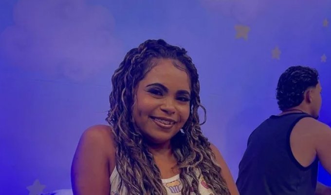 Блогерша умерла после употребления домашнего виски на своём дне рождения (4 фото)