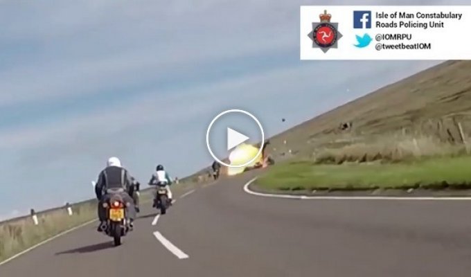 Два мотоциклиста погибли в лобовом столкновении на севере Англии