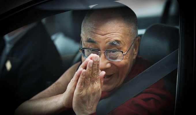 Все лица Далай-ламы: духовный лидер, политик, изгнанник (21 фото)