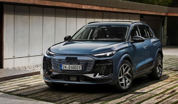 Audi introduced the electric crossover Q6 e-tron (23 photos)