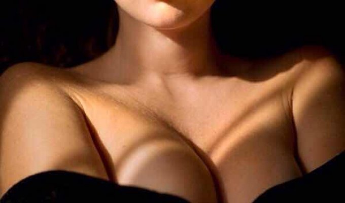 Красивой женской груди много не бывает (7 фото) (эротика)