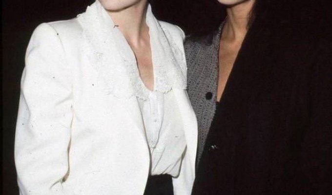 Meryl Streep and Cher repeated the iconic photo 40 years later (2 photos)