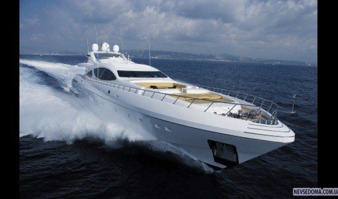 Яхта за 29 500 000 EUR (16 фотографий)