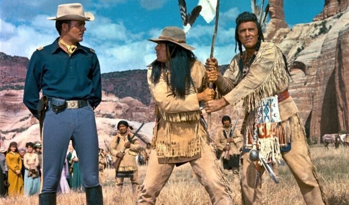 Зачем индейцы носили свисающую бахрому на своей одежде (5 фото)