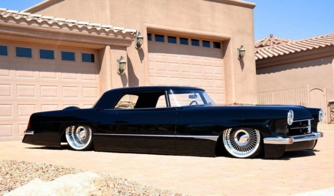 Long and low: custom 1956 Lincoln Continental with 850 horses (18 photos)