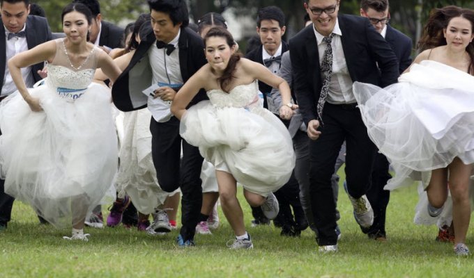Свадебный забег в Бангкоке (8 фото)