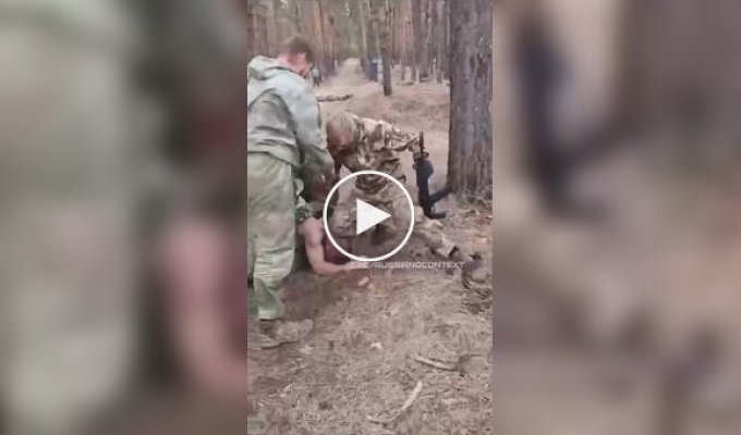 Вагнеровцы бьют российских военных в полевом лагере