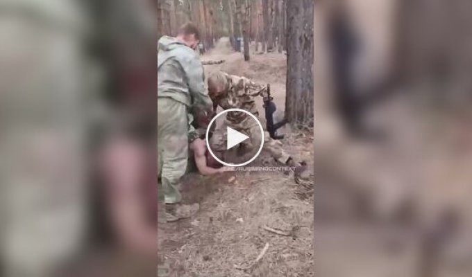 Wagnerites beat Russian soldiers in a field camp