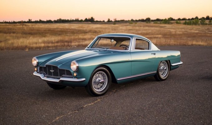 70-річного красеня Aston Martin виставлять на торги (41 фото)