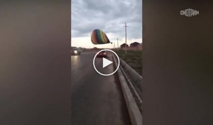 В Казахстане воздушный шар оборвал линию электропередачи и тысячи людей остались без света