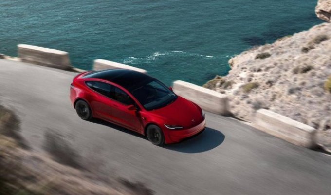New Tesla Model 3 Performance, which reaches 100 km/h in 2.9 seconds (9 photos)