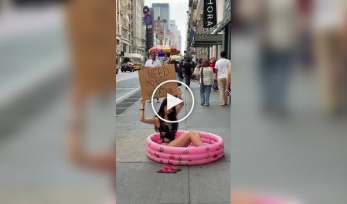 A girl collected $2,350 from passersby in an hour for her vacation