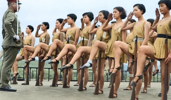 Любопытные фотографии из прошлого стран Азии (21 фото)