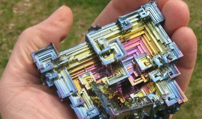 25 Incredibly Beautiful and Rare Stones (26 Photos)