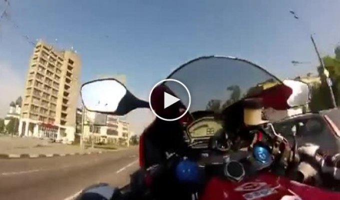 Сумасшедший на мотоцикле