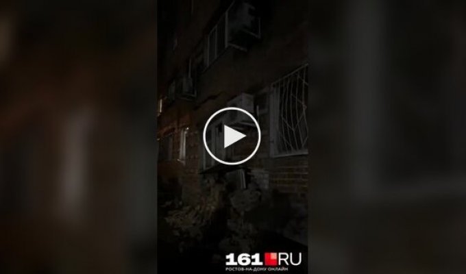 In Russia, an entire entrance to a residential building collapsed