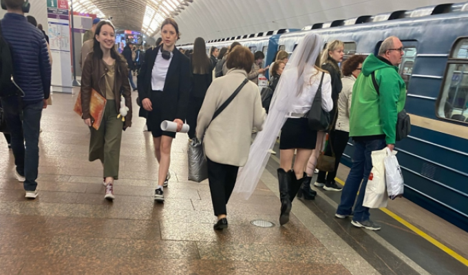 Диваки та модники з метро (20 фото)