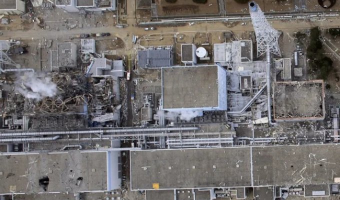 АЭС Фукусима-1: Вид сверху (13 фото)