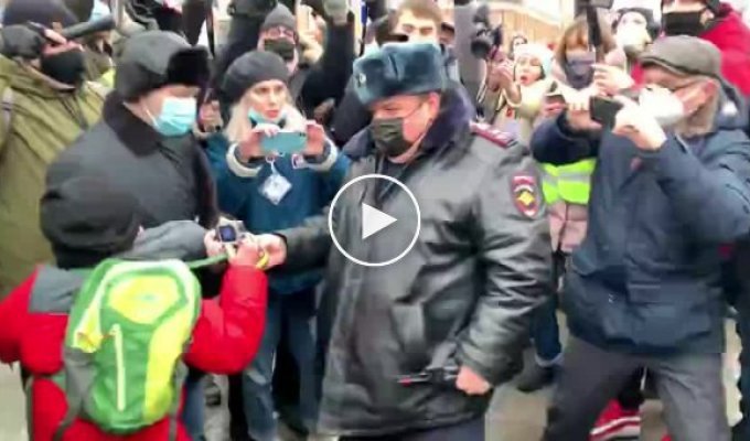 Задержание опасного митингующего на Пушкинской площади