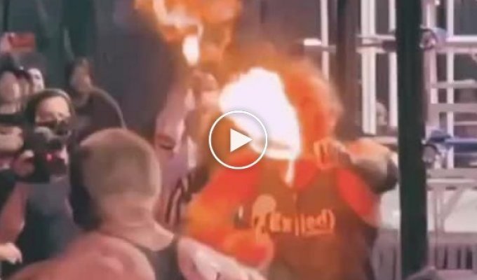 In the US, the wrestler set himself on fire, trying to scare the opponent