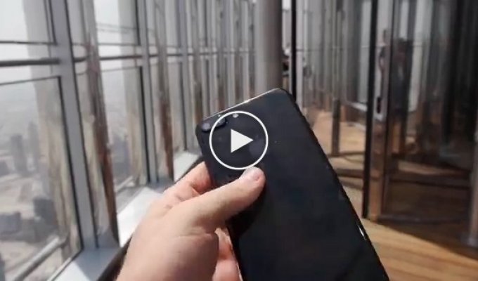 Как украинский блогер сбросил iPhone 7 с самого высокого здания в мире