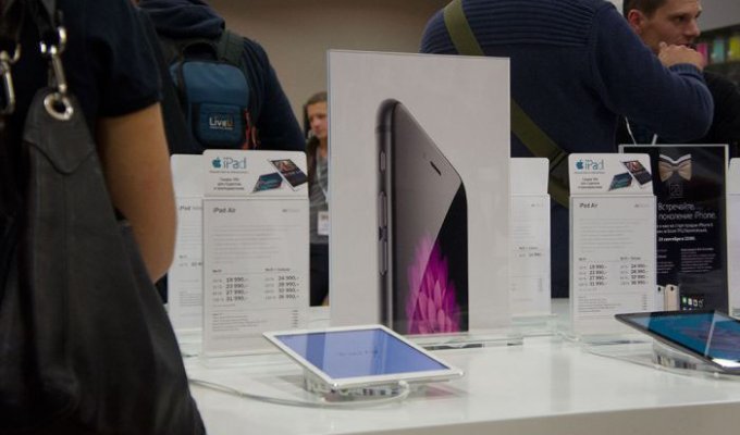 Суд обязал российское представительство Apple выплатить клиенту тройную стоимость купленного им смартфона (5 фото)