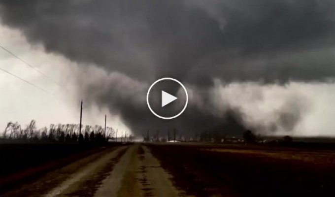 Огромный торнадо обрушился на штат Айова в США
