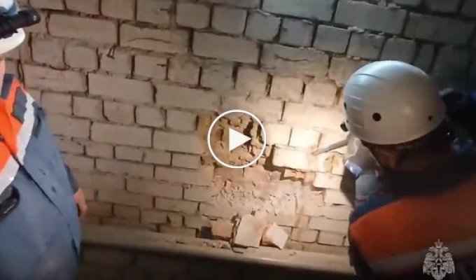 22-річна дівчина з Росії потрапила до підземної пастки
