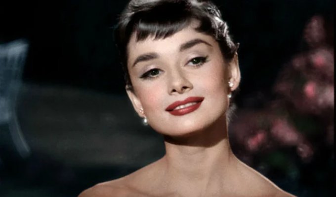 I was born with an incredible desire for love and a passionate need to give it (Audrey Hepburn) (32 photos)