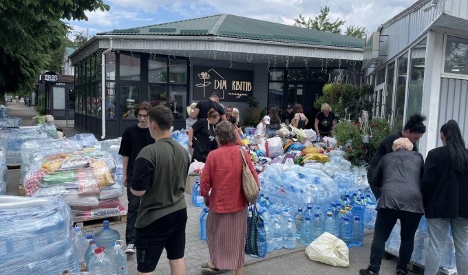 Voluntary collection of water and other things at Kherson, Bila Tserkva