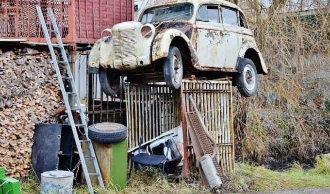 Коллекция советских автомобилей в латвийском Даугавпилсе (29 фото)